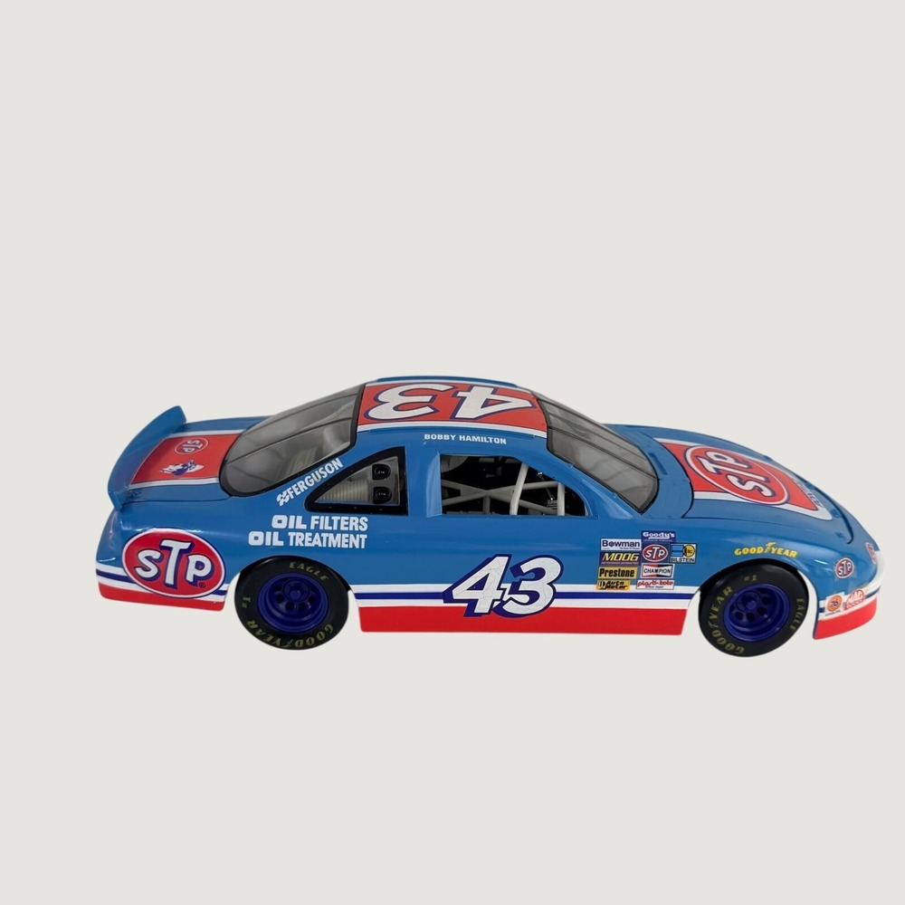 Ertl Bobby Hamilton 43 STP Pontiac Grand Prix 1/18 Scale Diecast Car Blue